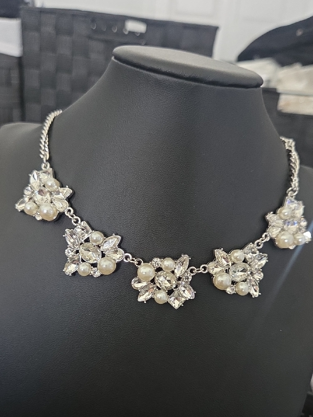 Paparazzi Pearl Rhinestone Short Necklace NWT